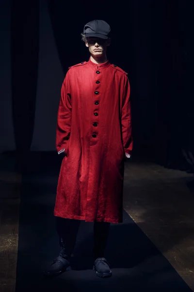 Look 12